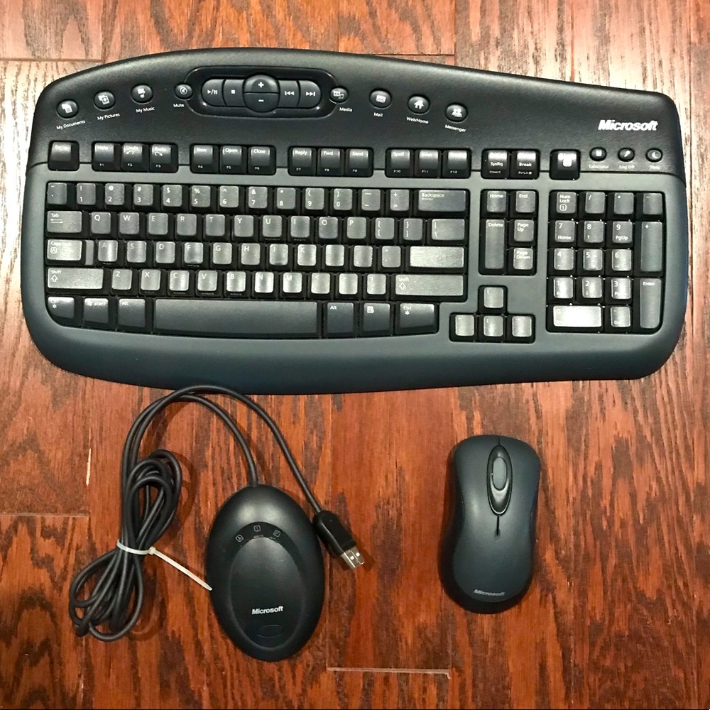 Microsoft Wireless Multimedia Keyboard 1.1 & Mouse with Optical Receiver